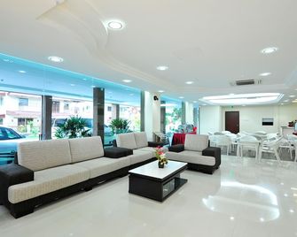 Hallmark View Hotel - מאלאקה - לובי