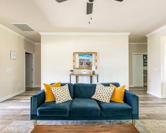 Unbeatable location for the best experiences in Central Kentucky - Lexington - Living room