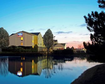 Fairfield by Marriott Inn & Suites Colorado Springs South - Colorado Springs - Bangunan