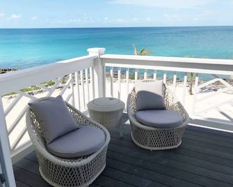 Coral Point 3 Bedroom Home - Governor’s Harbour - Balkon