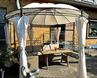 Mod. Mod. Apartment Near Steinhuder-Meer. Free Wi-Fi - Hagenburg - Patio