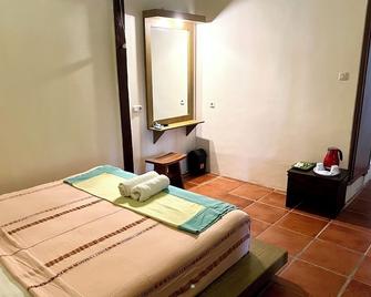 Arys Lagoon Bungalow & Hotel - Karimunjawa - Habitación