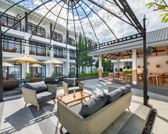 Ai Pai Hotel - Pai - Binnenhof