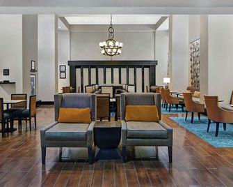 Hampton Inn & Suites Augusta West - Augusta - Area lounge