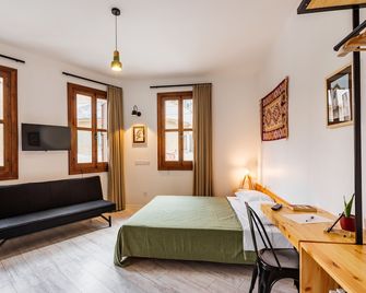 Djumba Hotel & Cafe - Nicosia - Habitación