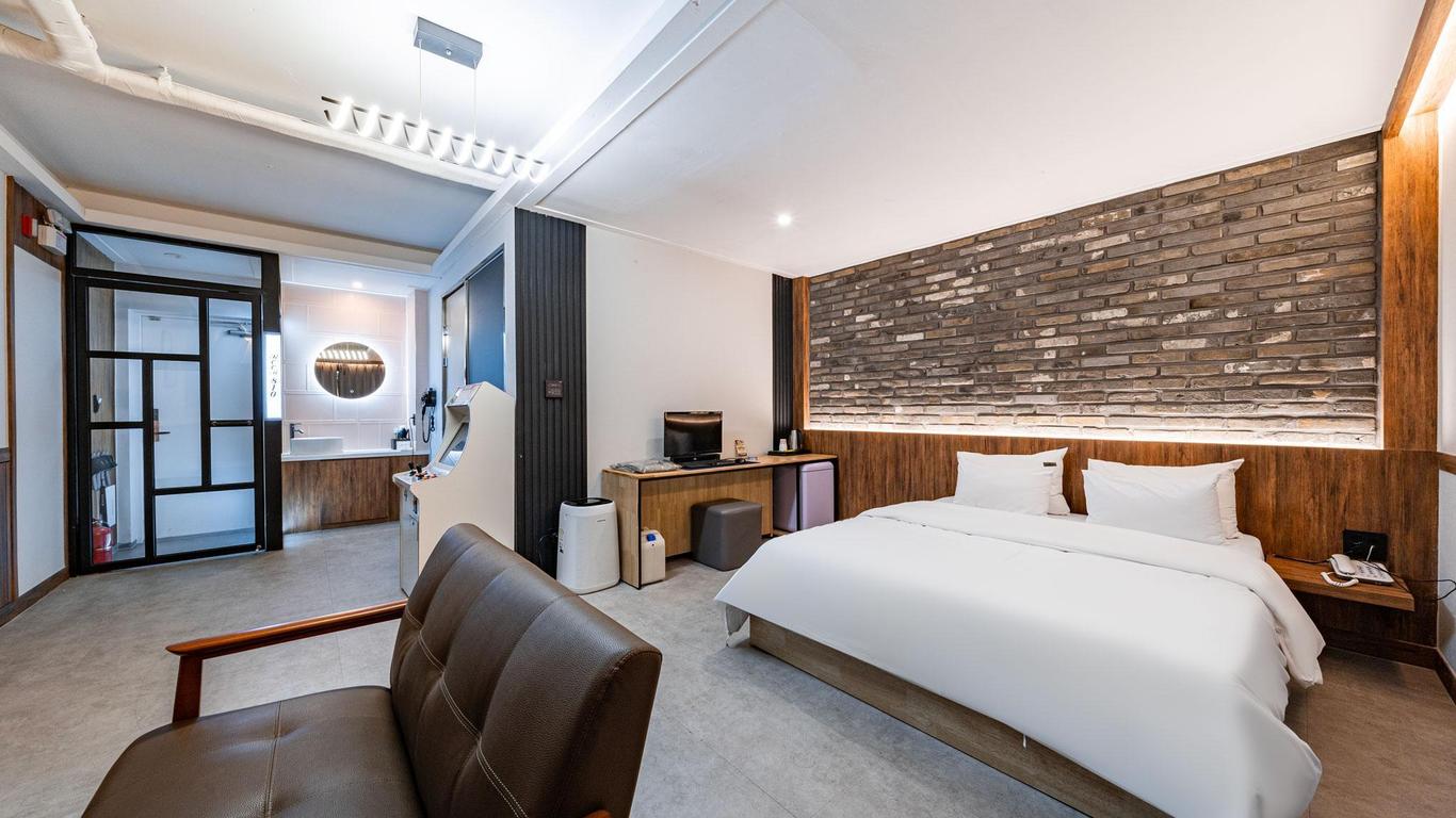 Cheonan Hound Hotel