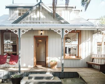 Bow Street Apartments & Cottage - Raglan - Edificio