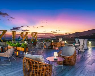 The Brix Autograph Collection - פורט אוף ספיין - פטיו