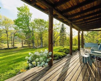 New Listing - 4BR House on 9.5 private acres in the Catskills - Andes - Pátio