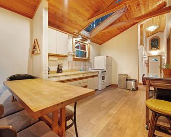 Terra - Monte Rio - Kitchen
