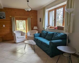 Moulin rénové avec jardin, au bord de l'eau, entre Verdun et Metz - FR-1-585-1 - Fresnes-en-Woëvre - Sala de estar
