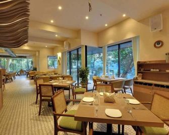 Galaxy Beacon Hotel, Santacruz ,Mumbai - Mumbai - Restaurant