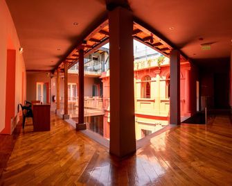 Casa Anabela Hotel Boutique - Quito - Hallway