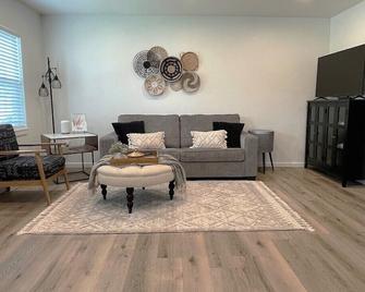 Boho 405 - DI Home Rentals - Stillwater - Sala de estar