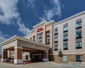 Hampton Inn & Suites Wichita/Airport - Wichita - Edificio