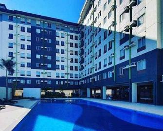 Fully Furnished Studio Unit In Amaia Steps Mandaue - Mandaue City - Piscina