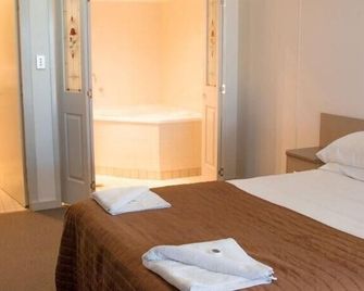 The Edge Hotel - Buronga - Habitación