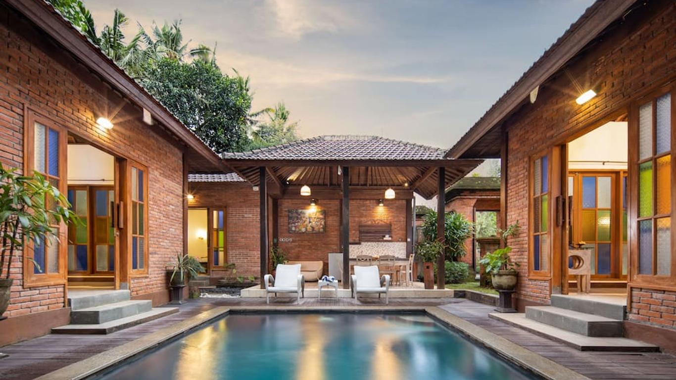 Ubud Raya Villa