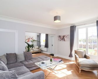 Harpham Manor House - Driffield - Living room