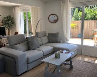 Charm And Tranquility On The Arcachon Basin - Andernos-les-Bains - Living room