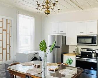 The Alley at Bates - Charming Centric Apartment - Cincinnati - Salle à manger