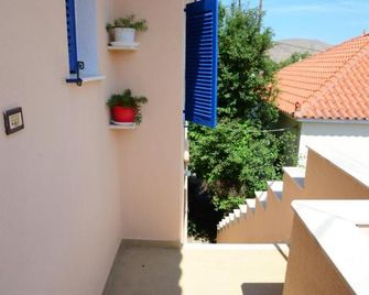 Marianna's Rooms - Skala Eresou - Balcony