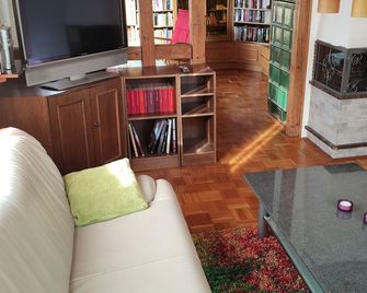 Ferienwohnungen Hinternah - Schleusingen - Sala de estar