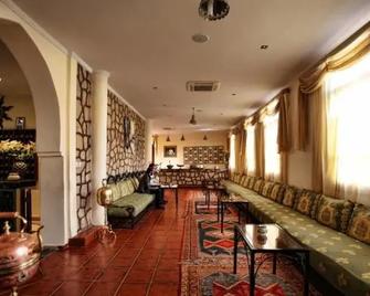 Hotel Club Hanane - אוארזאזטה