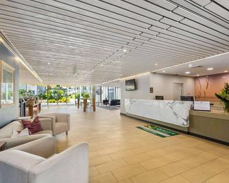 Quality Suites Pioneer Sands - Towradgi - Lobby