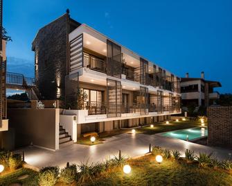 Eco Green Residences & Suites - Toroni - Building