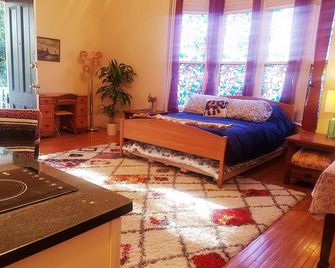 Beautiful studio in historic neighborhood of Boston. Super close to downtown! - Boston - Bedroom