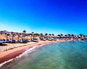 Nubia Aqua Beach Resort is 918 - Hurghada - Plage