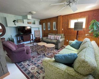 Swell Suite Apartment, Private, One block to beach - Avon - Sala de estar