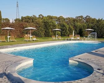 Casal Sant'elena - Altopascio - Piscina