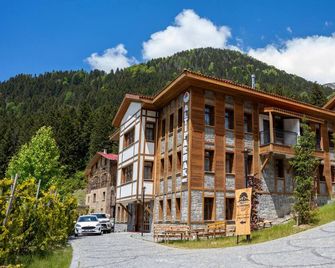Ayder Altiparmak Suit - Çamlihemşin - Building