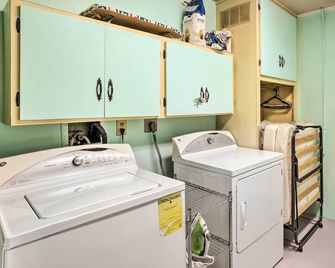 Port St Lucie Escape - Lanai W/ Private Pool! - River Park - Wäscheservice