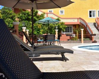 Amazing Townhome, Pool & Hot Tub w/ Ocean Views - Montego Bay - Pool