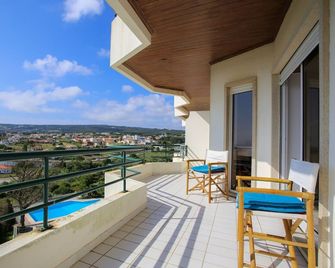 Buarcos Pool Apartment - Buarcos - Balcony