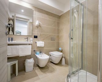 Hotel Baia Del Capitano - Cefalù - Bad