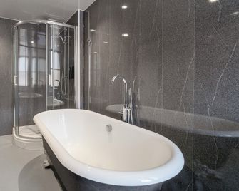 North Stafford Hotel Town Centre - Stoke-on-Trent - Bathroom