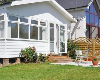 2 bedroom accommodation in Surfleet - Spalding - Patio