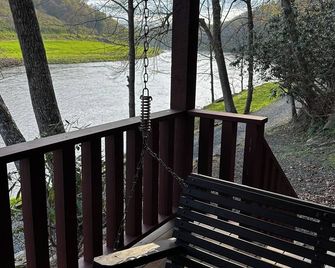 Red River House on the New River. - Sparta - Balcony