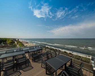 بالتيفيا سي ريزورت - ميلنو - شرفة