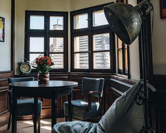 Zeitlos boutique hostel - Bratislava - Comedor