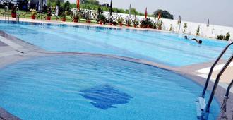 Hotel K J International - Varanasi - Pool