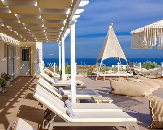 Aliter Suites - Thera