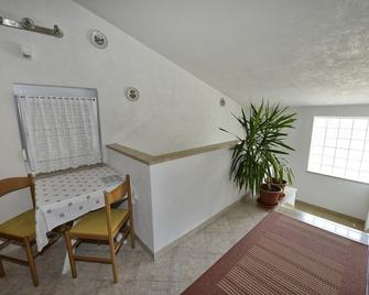 Room with AC, privat bathroom, not far from the sea, in quiet location - Parenzo