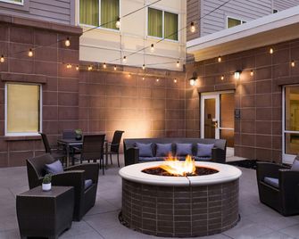 Residence Inn by Marriott Des Moines Downtown - Des Moines - Patio