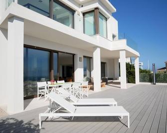 Stunning view of Africa and nearby park. Close to Tarifa and Gibraltar - Algeciras - Patio