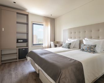 Oporto Airport & Business Hotel - Maia (Porto) - Bedroom